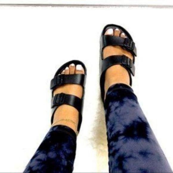!! NEW !! Lightweight Double Buckle Sandals in Black - Picture 6 of 7